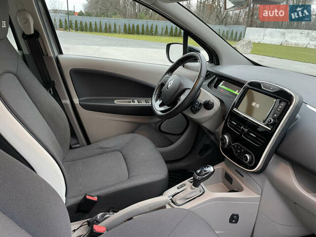 Сірий Рено Зое, об'ємом двигуна 0 л та пробігом 91 тис. км за 6999 $, фото 17 на Automoto.ua