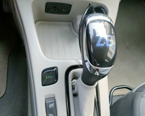 Сірий Рено Зое, об'ємом двигуна 0 л та пробігом 86 тис. км за 6800 $, фото 26 на Automoto.ua