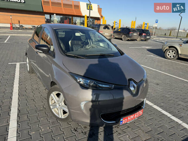 Серый Рено Зое, объемом двигателя 0 л и пробегом 118 тыс. км за 8950 $, фото 1 на Automoto.ua