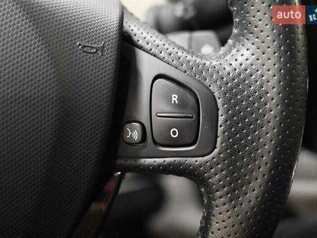 Серый Рено Зое, объемом двигателя 0 л и пробегом 97 тыс. км за 4570 $, фото 24 на Automoto.ua