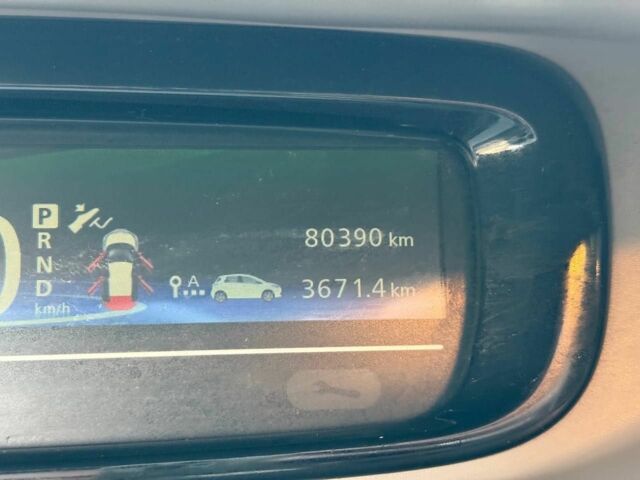 Серый Рено Зое, объемом двигателя 0 л и пробегом 80 тыс. км за 7500 $, фото 1 на Automoto.ua