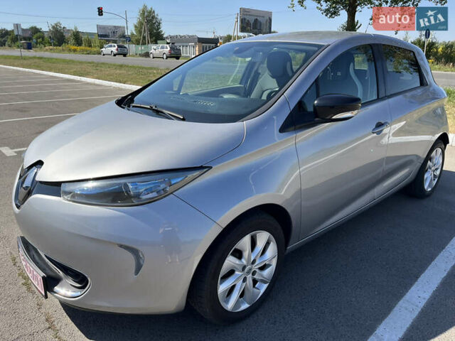 Серый Рено Зое, объемом двигателя 0 л и пробегом 101 тыс. км за 7600 $, фото 2 на Automoto.ua