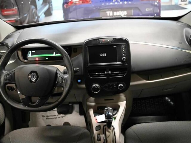 Серый Рено Зое, объемом двигателя 0 л и пробегом 97 тыс. км за 5700 $, фото 21 на Automoto.ua