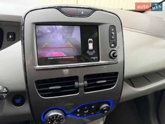 Серый Рено Зое, объемом двигателя 0 л и пробегом 118 тыс. км за 8950 $, фото 16 на Automoto.ua