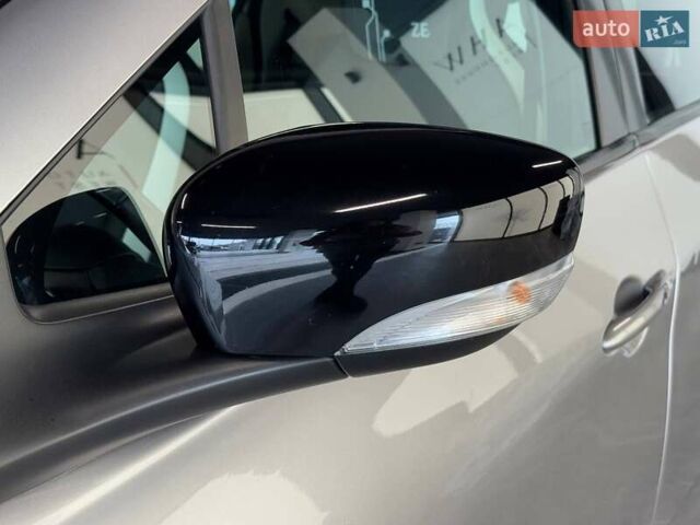 Серый Рено Зое, объемом двигателя 0 л и пробегом 61 тыс. км за 7300 $, фото 10 на Automoto.ua