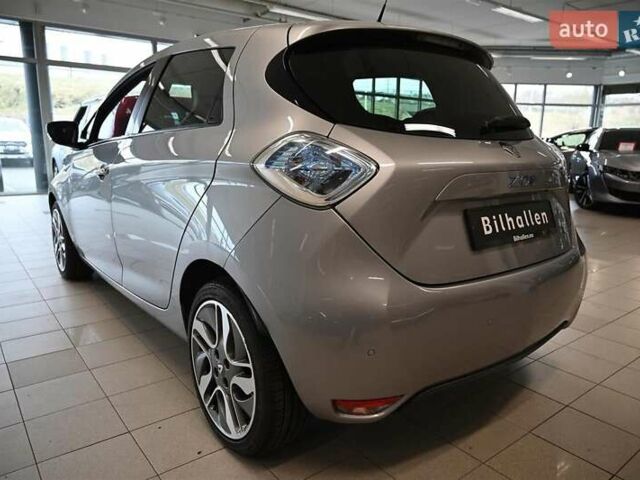 Серый Рено Зое, объемом двигателя 0 л и пробегом 97 тыс. км за 4570 $, фото 3 на Automoto.ua