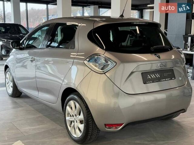 Серый Рено Зое, объемом двигателя 0 л и пробегом 61 тыс. км за 7300 $, фото 15 на Automoto.ua
