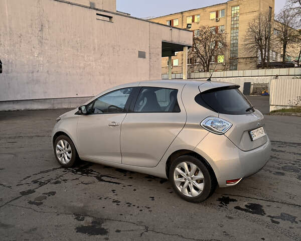 Серый Рено Зое, объемом двигателя 0 л и пробегом 84 тыс. км за 7200 $, фото 6 на Automoto.ua