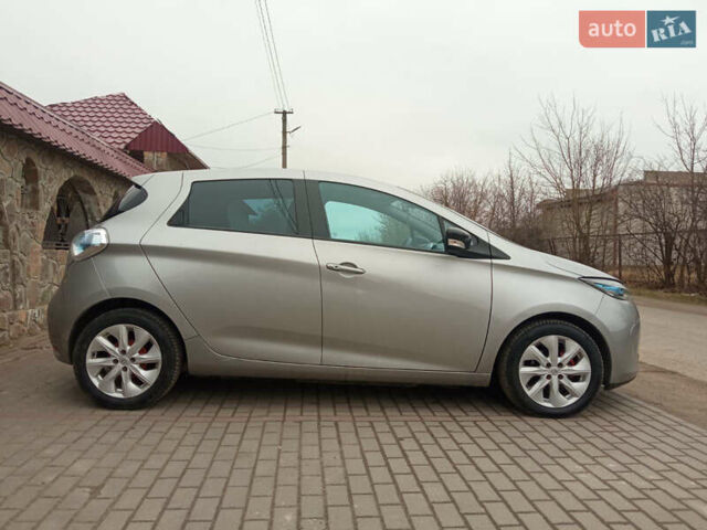 Сірий Рено Зое, об'ємом двигуна 0 л та пробігом 110 тис. км за 6300 $, фото 8 на Automoto.ua