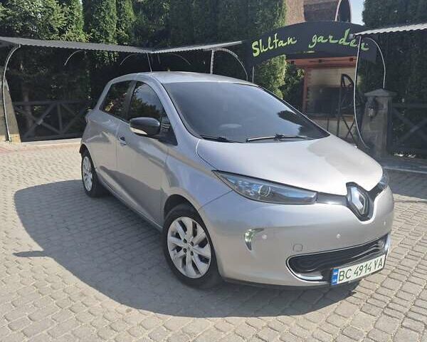 Серый Рено Зое, объемом двигателя 0 л и пробегом 96 тыс. км за 7700 $, фото 13 на Automoto.ua