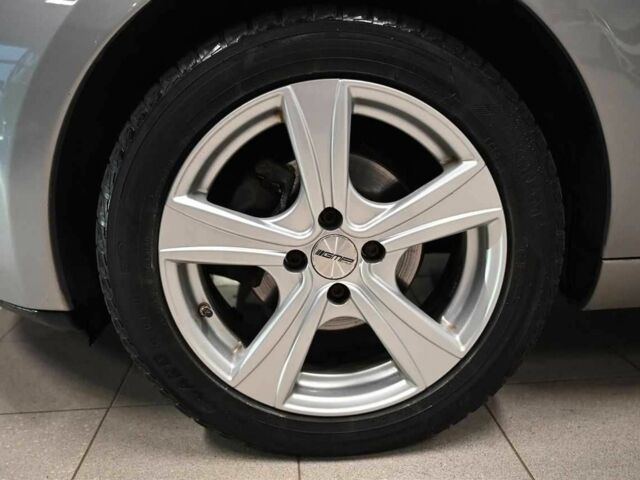 Серый Рено Зое, объемом двигателя 0 л и пробегом 97 тыс. км за 5700 $, фото 9 на Automoto.ua