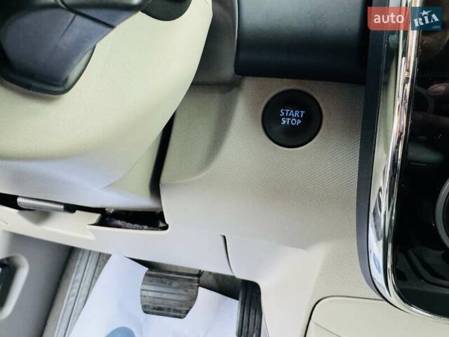 Серый Рено Зое, объемом двигателя 0 л и пробегом 85 тыс. км за 8444 $, фото 80 на Automoto.ua