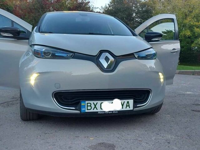 Сірий Рено Зое, об'ємом двигуна 0 л та пробігом 70 тис. км за 8000 $, фото 5 на Automoto.ua