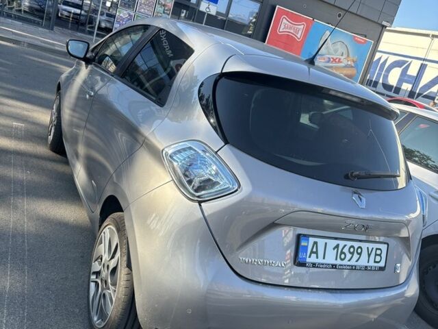 Серый Рено Зое, объемом двигателя 0 л и пробегом 160 тыс. км за 7900 $, фото 2 на Automoto.ua