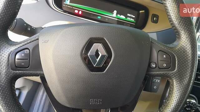 Серый Рено Зое, объемом двигателя 0 л и пробегом 80 тыс. км за 7200 $, фото 21 на Automoto.ua