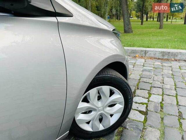 Серый Рено Зое, объемом двигателя 0 л и пробегом 85 тыс. км за 8444 $, фото 51 на Automoto.ua