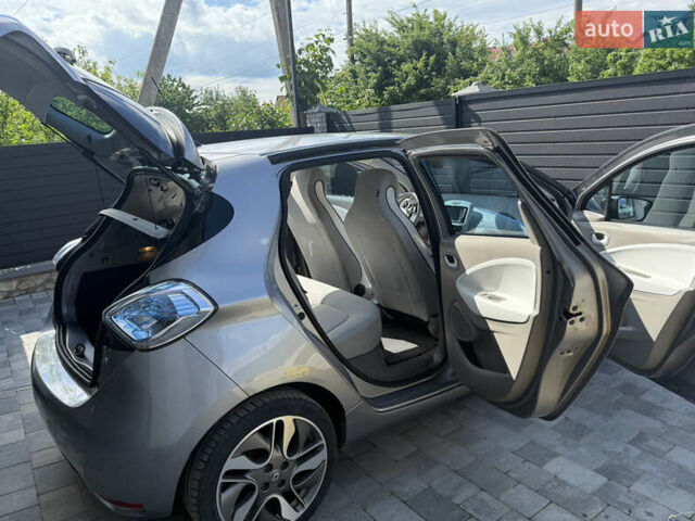 Сірий Рено Зое, об'ємом двигуна 0 л та пробігом 107 тис. км за 7100 $, фото 7 на Automoto.ua