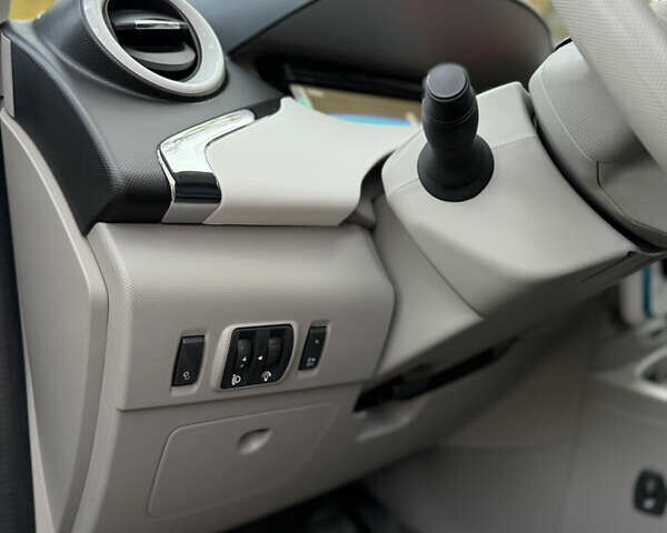 Сірий Рено Зое, об'ємом двигуна 0 л та пробігом 115 тис. км за 6499 $, фото 14 на Automoto.ua