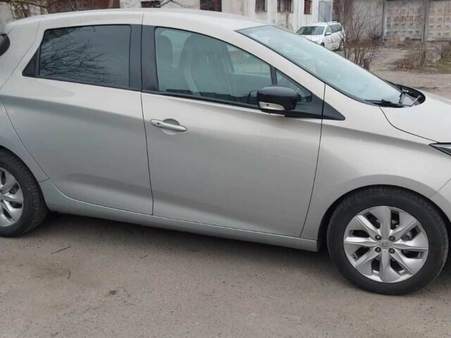 Сірий Рено Зое, об'ємом двигуна 0 л та пробігом 70 тис. км за 8000 $, фото 2 на Automoto.ua