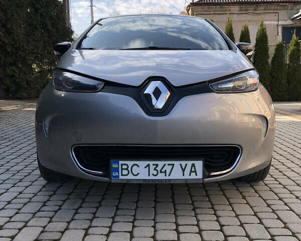 Сірий Рено Зое, об'ємом двигуна 0 л та пробігом 89 тис. км за 10000 $, фото 1 на Automoto.ua