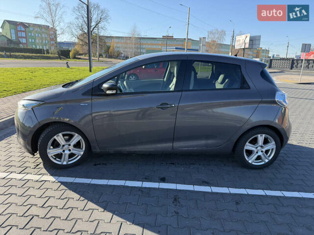 Серый Рено Зое, объемом двигателя 0 л и пробегом 118 тыс. км за 8950 $, фото 3 на Automoto.ua