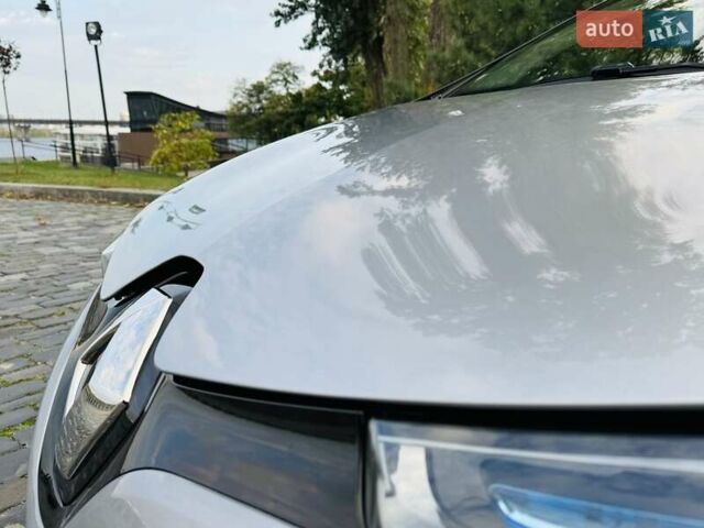 Серый Рено Зое, объемом двигателя 0 л и пробегом 85 тыс. км за 8444 $, фото 9 на Automoto.ua