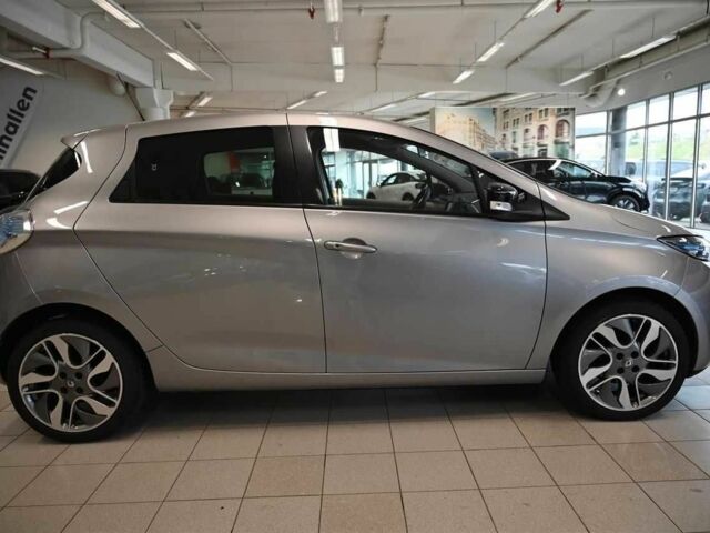Серый Рено Зое, объемом двигателя 0 л и пробегом 97 тыс. км за 5700 $, фото 7 на Automoto.ua