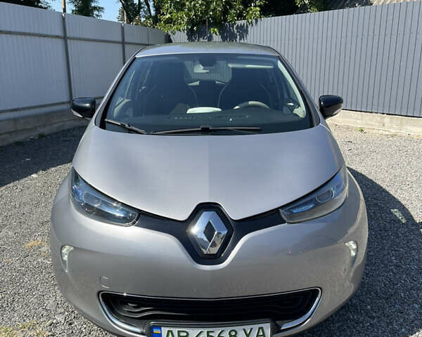 Серый Рено Зое, объемом двигателя 0 л и пробегом 140 тыс. км за 6700 $, фото 1 на Automoto.ua