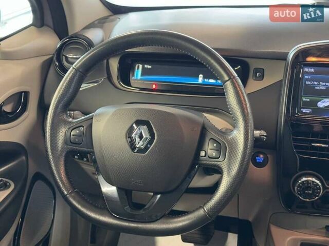 Серый Рено Зое, объемом двигателя 0 л и пробегом 61 тыс. км за 7300 $, фото 33 на Automoto.ua