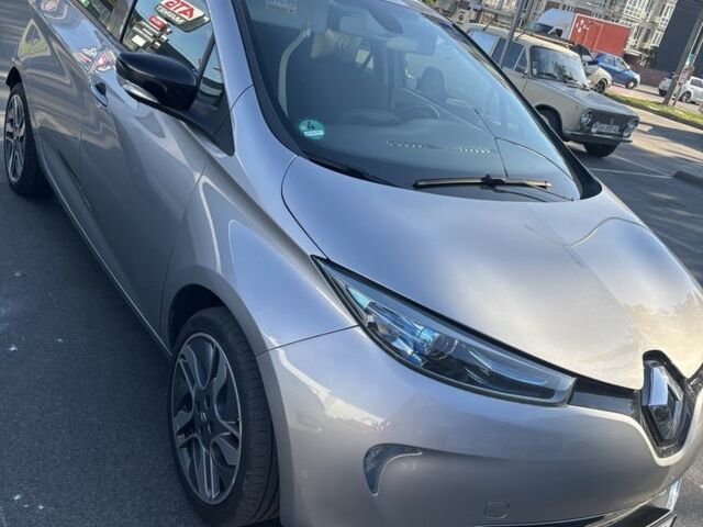Серый Рено Зое, объемом двигателя 0 л и пробегом 160 тыс. км за 7900 $, фото 4 на Automoto.ua