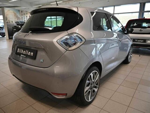 Серый Рено Зое, объемом двигателя 0 л и пробегом 97 тыс. км за 5700 $, фото 6 на Automoto.ua