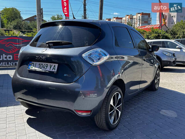 Серый Рено Зое, объемом двигателя 0 л и пробегом 127 тыс. км за 8900 $, фото 3 на Automoto.ua