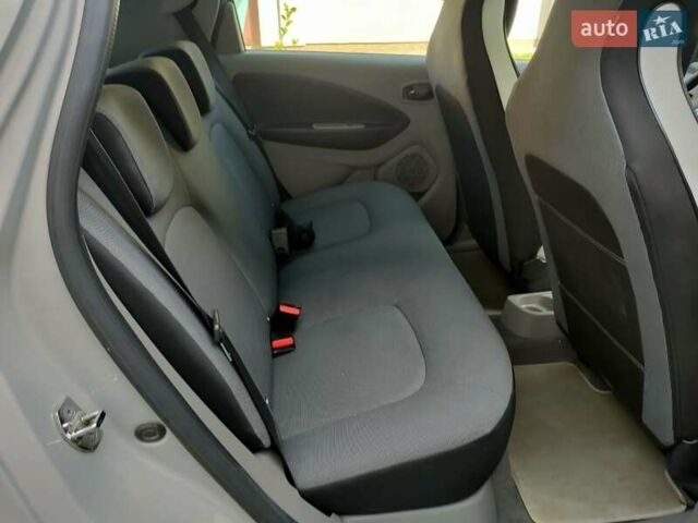 Сірий Рено Зое, об'ємом двигуна 0 л та пробігом 86 тис. км за 6800 $, фото 17 на Automoto.ua