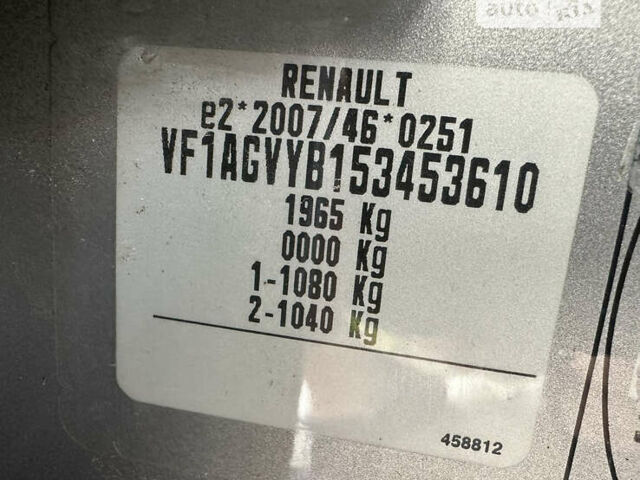 Серый Рено Зое, объемом двигателя 0 л и пробегом 65 тыс. км за 8250 $, фото 66 на Automoto.ua