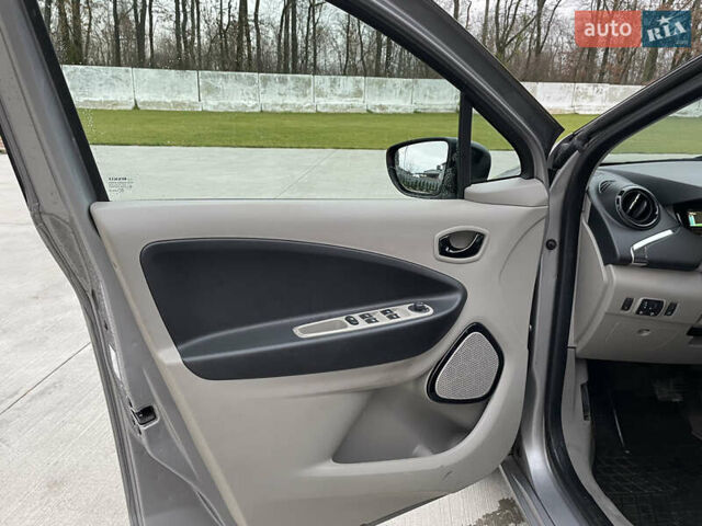 Сірий Рено Зое, об'ємом двигуна 0 л та пробігом 91 тис. км за 6999 $, фото 21 на Automoto.ua