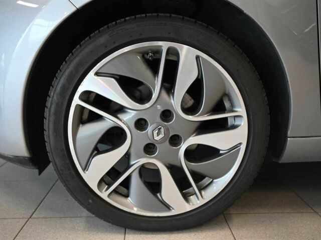 Серый Рено Зое, объемом двигателя 0 л и пробегом 97 тыс. км за 5700 $, фото 8 на Automoto.ua