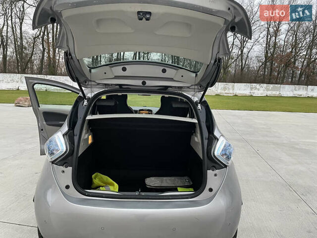 Сірий Рено Зое, об'ємом двигуна 0 л та пробігом 91 тис. км за 6999 $, фото 27 на Automoto.ua