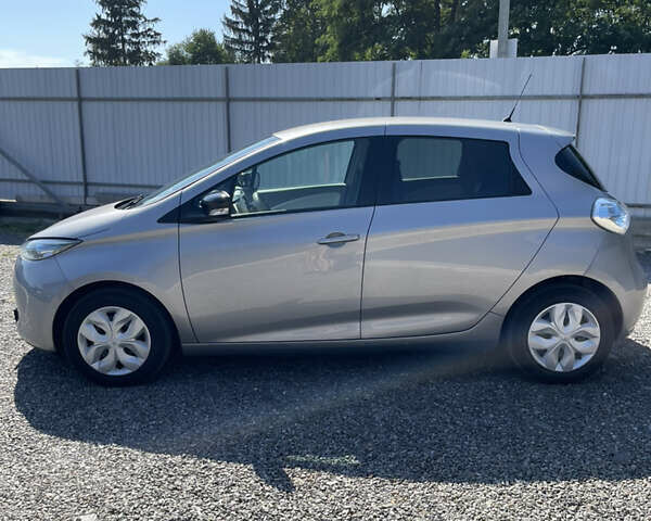 Серый Рено Зое, объемом двигателя 0 л и пробегом 140 тыс. км за 6700 $, фото 3 на Automoto.ua