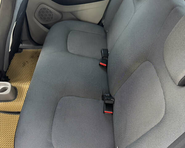 Сірий Рено Зое, об'ємом двигуна 0 л та пробігом 84 тис. км за 7200 $, фото 16 на Automoto.ua