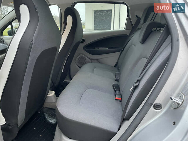 Сірий Рено Зое, об'ємом двигуна 0 л та пробігом 91 тис. км за 6999 $, фото 23 на Automoto.ua