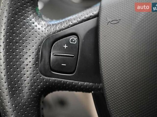 Серый Рено Зое, объемом двигателя 0 л и пробегом 97 тыс. км за 4570 $, фото 25 на Automoto.ua