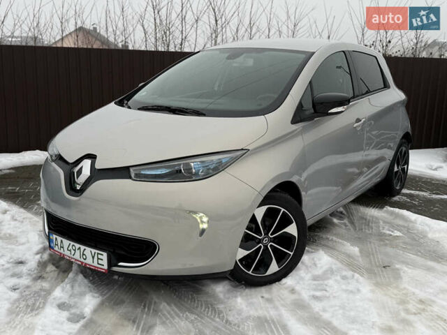 Серый Рено Зое, объемом двигателя 0 л и пробегом 199 тыс. км за 10000 $, фото 3 на Automoto.ua