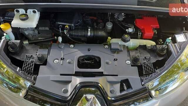 Серый Рено Зое, объемом двигателя 0 л и пробегом 80 тыс. км за 7200 $, фото 36 на Automoto.ua