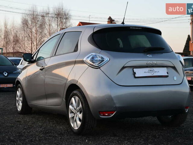 Серый Рено Зое, объемом двигателя 0 л и пробегом 98 тыс. км за 6999 $, фото 11 на Automoto.ua