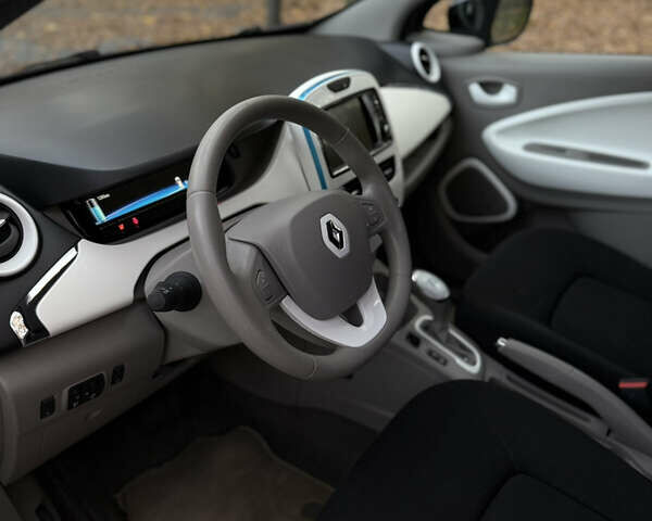 Сірий Рено Зое, об'ємом двигуна 0 л та пробігом 115 тис. км за 6499 $, фото 7 на Automoto.ua