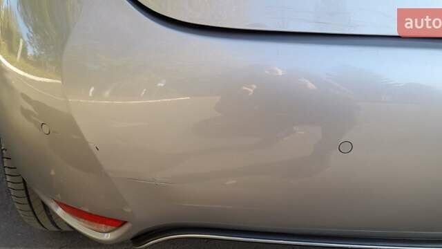 Серый Рено Зое, объемом двигателя 0 л и пробегом 80 тыс. км за 7200 $, фото 11 на Automoto.ua