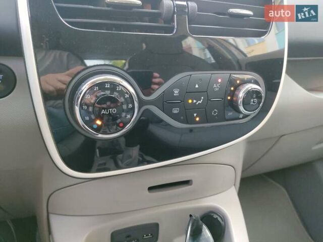 Сірий Рено Зое, об'ємом двигуна 0 л та пробігом 86 тис. км за 6800 $, фото 18 на Automoto.ua