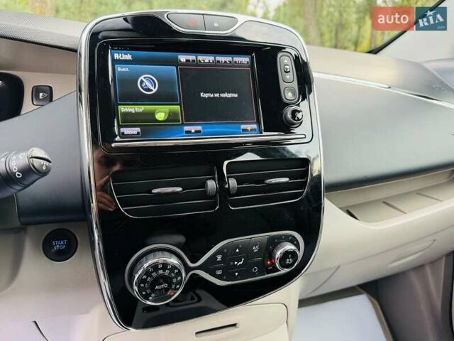 Серый Рено Зое, объемом двигателя 0 л и пробегом 85 тыс. км за 8444 $, фото 81 на Automoto.ua