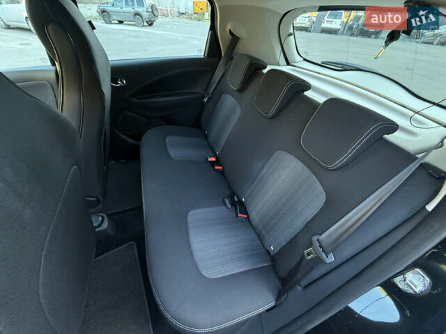 Серый Рено Зое, объемом двигателя 0 л и пробегом 21 тыс. км за 10446 $, фото 10 на Automoto.ua