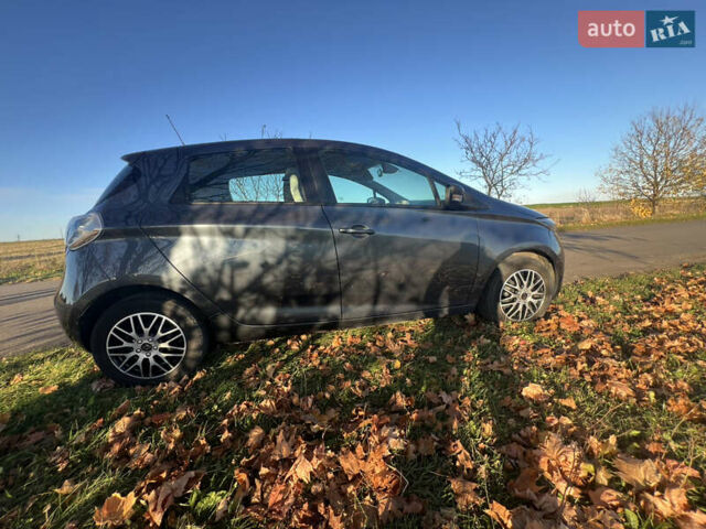 Серый Рено Зое, объемом двигателя 0 л и пробегом 108 тыс. км за 8500 $, фото 46 на Automoto.ua